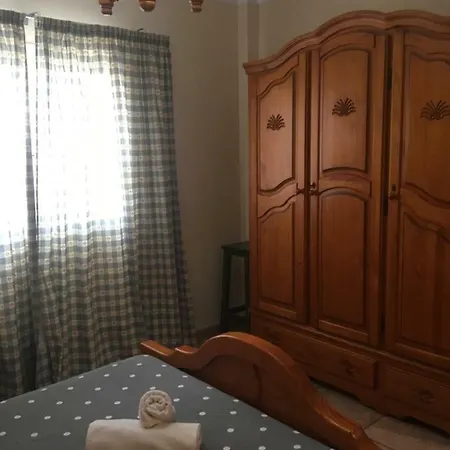 Reina Guest house *