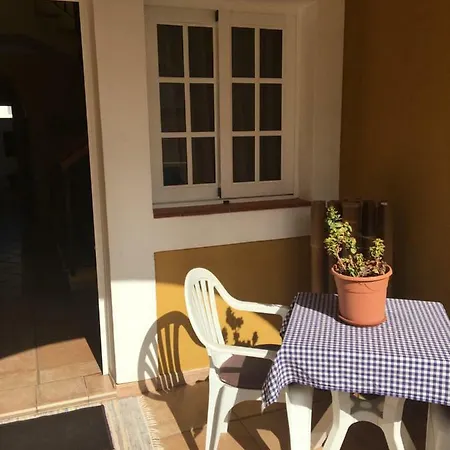Reina Guest house *