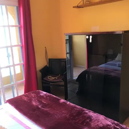 Reina Guest house